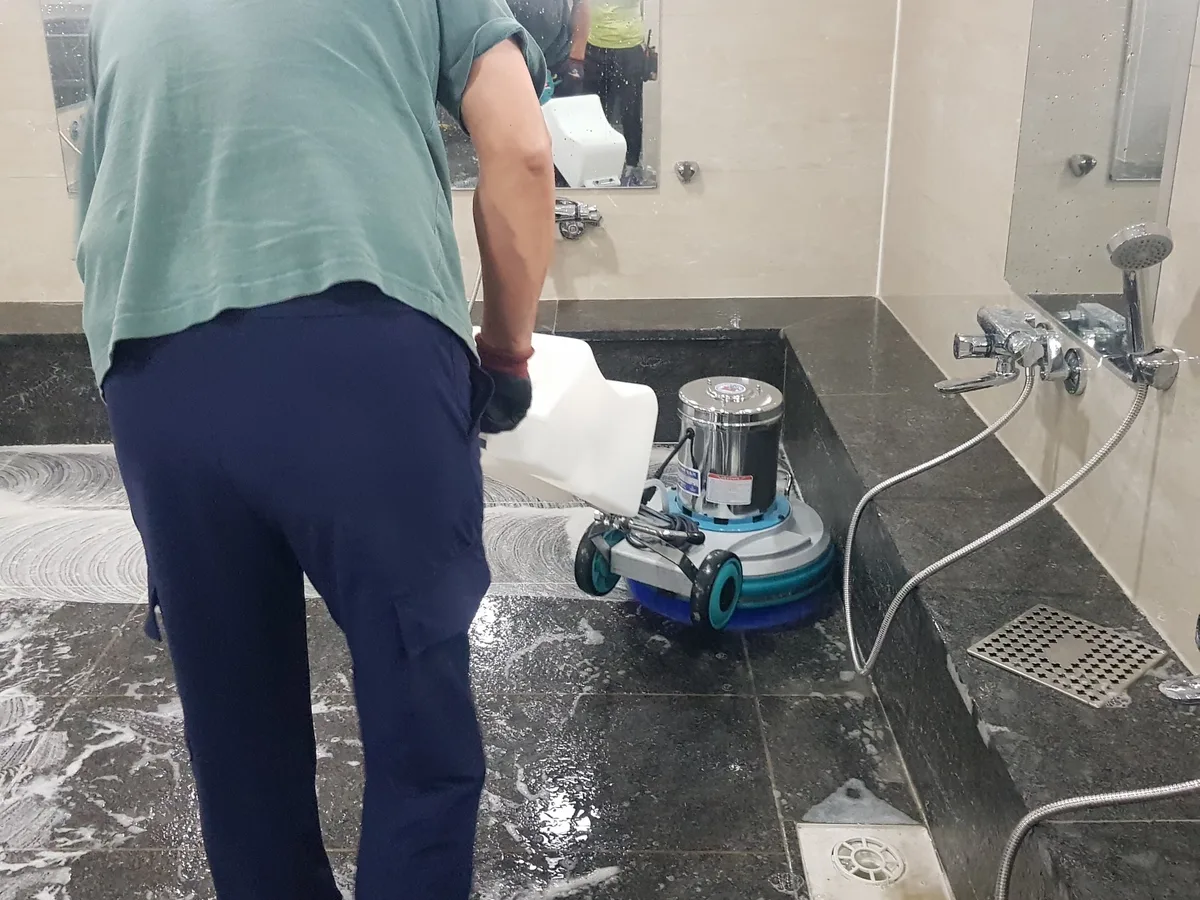 고흥군 도양읍 찜질방 수전·샤워기 건식 사우나 위생청소 사례 - 행진크린